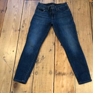 EUC Lucky brand Lolita skinny. Size 27